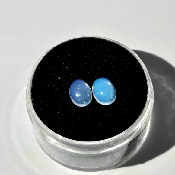 1.00 CtNatural Opal Play of Colour Oval Cut Gemstones - Picture 3 of 3
